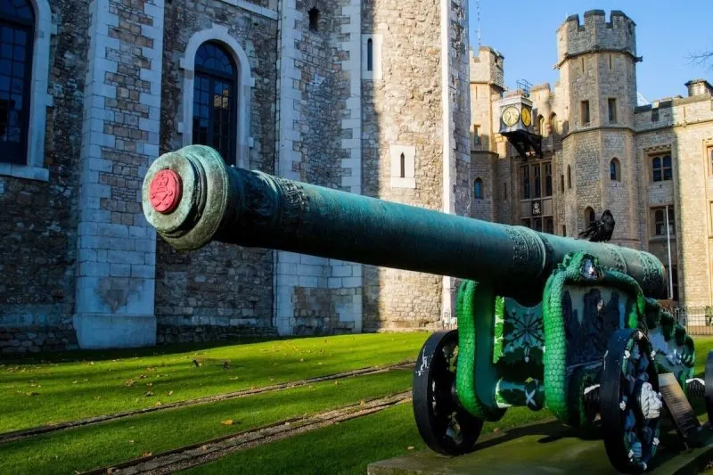 The cannons of the Tower of London